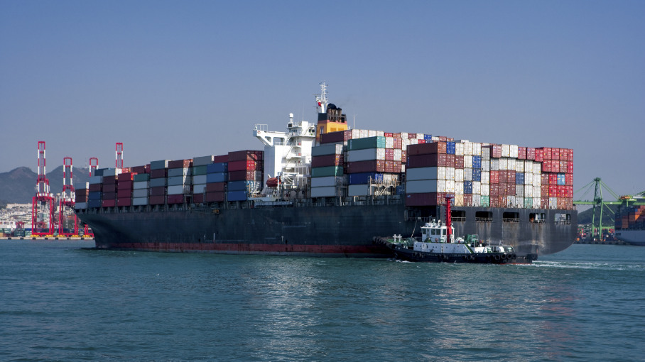 a picture of a vessel loaded with containers